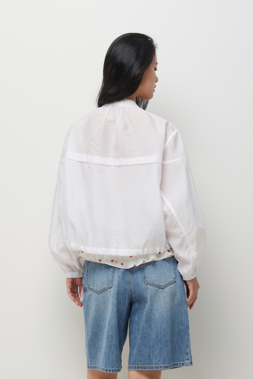https://img.benettonmall.com/PARTS/KS/26S/SAJP80631WH_MB_D2.jpg?cb=1782918151