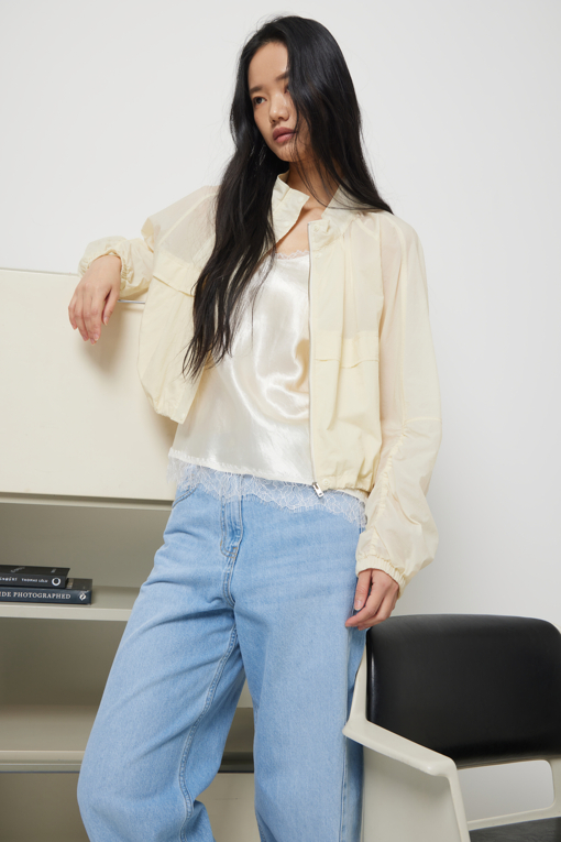 https://img.benettonmall.com/PARTS/KS/26S/SAJPE1631CR_MB_D6.jpg?cb=1778668868