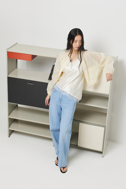 https://img.benettonmall.com/PARTS/KS/26S/SAJPE1631CR_MB_D8.jpg?cb=1778668868