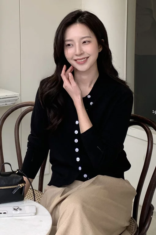 https://img.benettonmall.com/PARTS/KS/26S/SAKC04611BK_MB.jpg?cb=1782918151