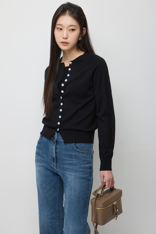 https://img.benettonmall.com/PARTS/KS/26S/SAKC04611BK_MB_D4.jpg?cb=1782918151