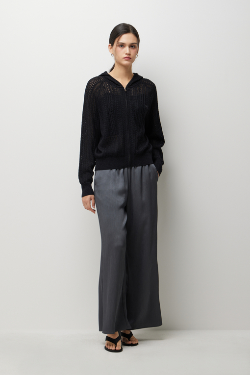 https://img.benettonmall.com/PARTS/KS/26S/SAKC33631BK_MB_D5.jpg?cb=1782918151