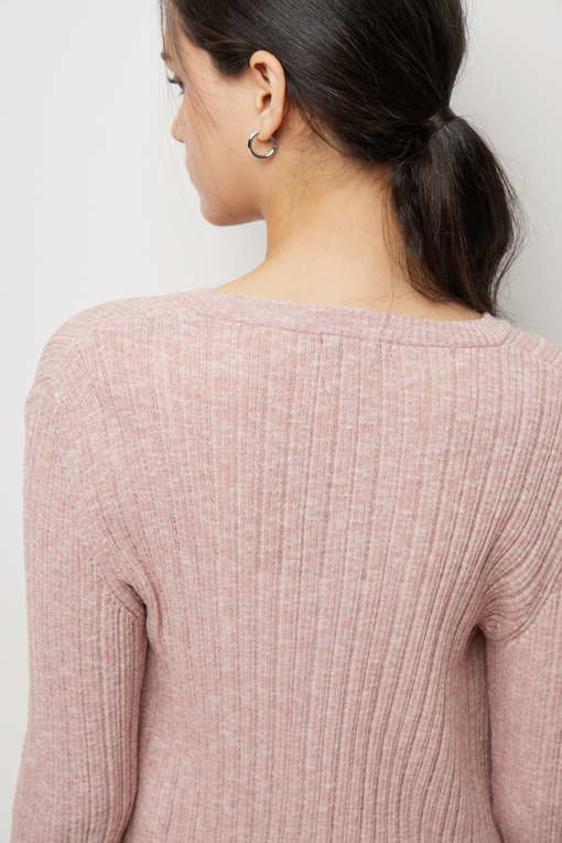 https://img.benettonmall.com/PARTS/KS/26S/SAKC41631LP_MB_D4.jpg?cb=1782918151