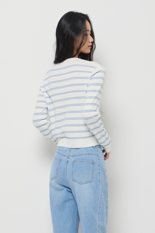 https://img.benettonmall.com/PARTS/KS/26S/SAKCE2631BL_MB_D6.jpg?cb=1778668868