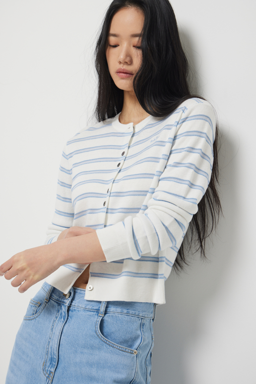 https://img.benettonmall.com/PARTS/KS/26S/SAKCE2631BL_MB_D7.jpg?cb=1778668868