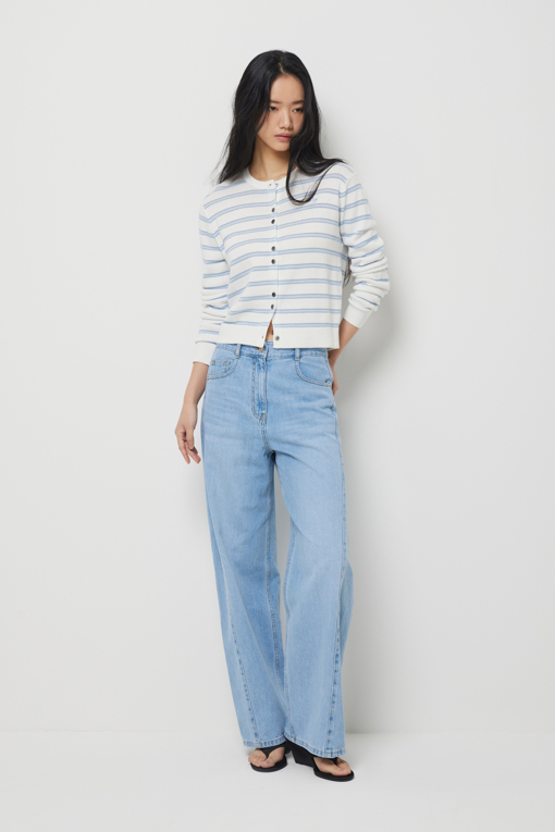 https://img.benettonmall.com/PARTS/KS/26S/SAKCE2631BL_MB_D9.jpg?cb=1778668868