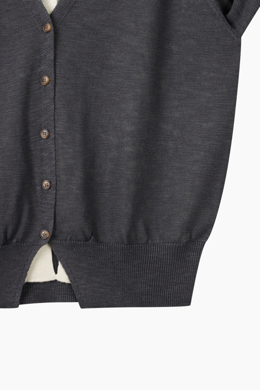 https://img.benettonmall.com/PARTS/KS/26S/SAKCE5631DG_MB_D14.jpg?cb=1778668868