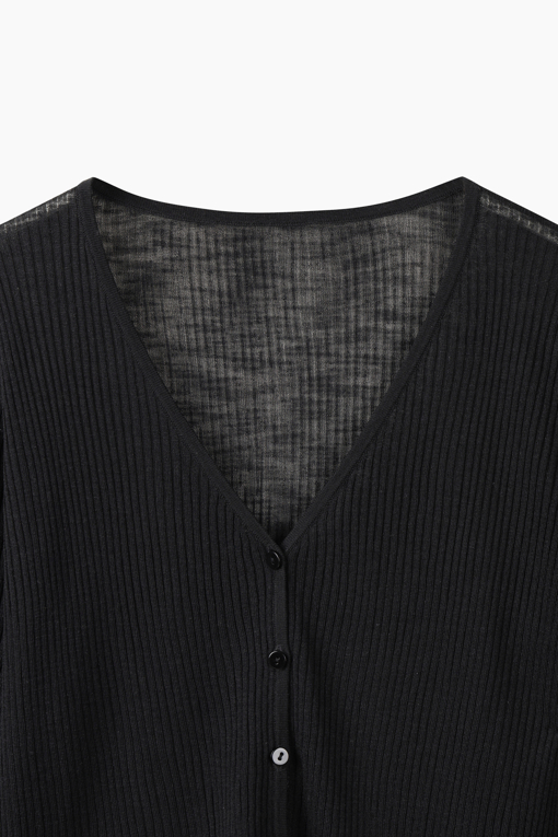 https://img.benettonmall.com/PARTS/KS/26S/SAKCZ2631BK_MB_D12.jpg?cb=1777643535