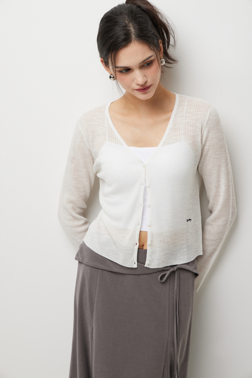https://img.benettonmall.com/PARTS/KS/26S/SAKCZ2631WH_MB_D3.jpg?cb=1777643535