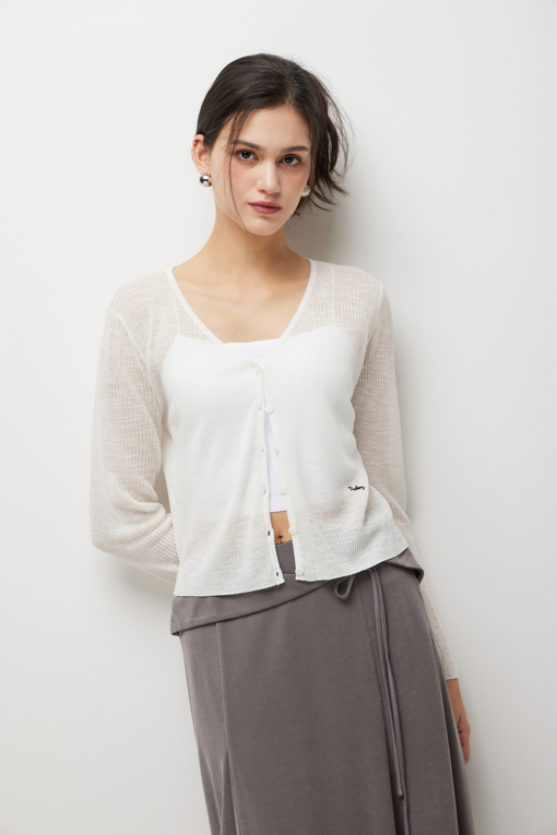 https://img.benettonmall.com/PARTS/KS/26S/SAKCZ2631WH_MB_D4.jpg?cb=1777643535