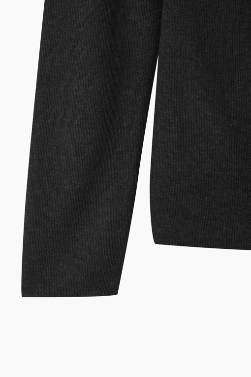 https://img.benettonmall.com/PARTS/KS/26S/SAKP09611DG_MB_D13.jpg?cb=1782918151