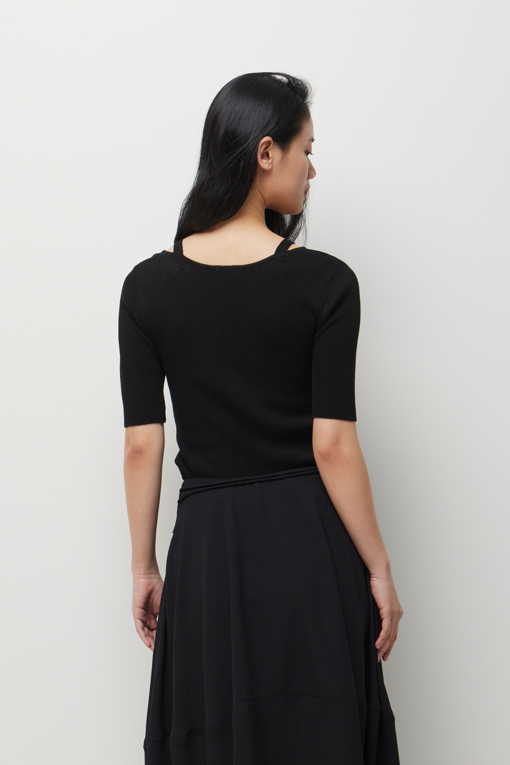 https://img.benettonmall.com/PARTS/KS/26S/SAKP33631BK_MB_D3.jpg?cb=1782918151