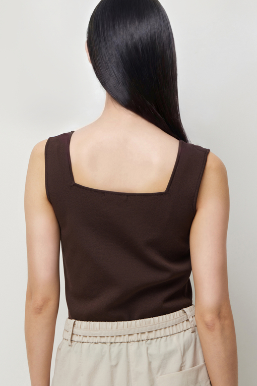 https://img.benettonmall.com/PARTS/KS/26S/SAKP42631DW_MB_D4.jpg?cb=1782918151