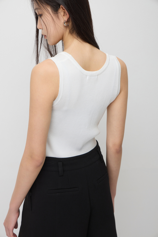 https://img.benettonmall.com/PARTS/KS/26S/SAKP80631IV_MB_D4.jpg?cb=1778668868