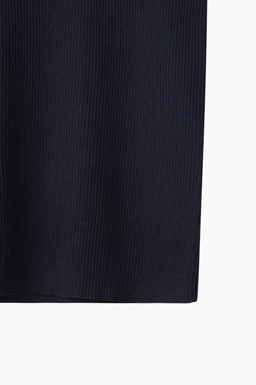 https://img.benettonmall.com/PARTS/KS/26S/SAKP80631NY_MB_D13.jpg?cb=1778668868