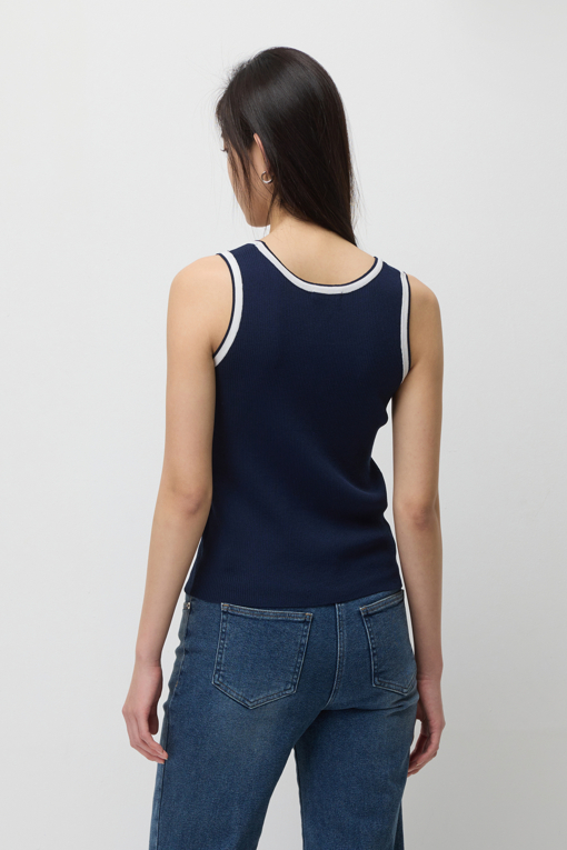 https://img.benettonmall.com/PARTS/KS/26S/SAKP80631NY_MB_D2.jpg?cb=1778668868