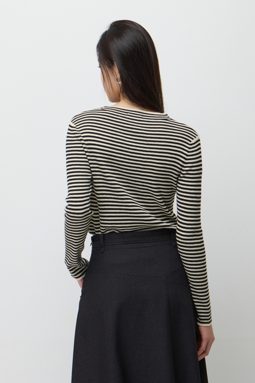 https://img.benettonmall.com/PARTS/KS/26S/SAKPE3611BK_MB_D2.jpg?cb=1782918151