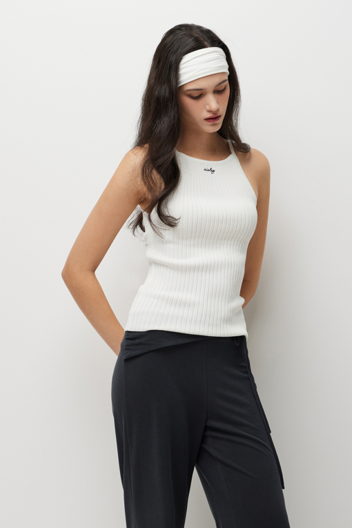 https://img.benettonmall.com/PARTS/KS/26S/SAKPZ2631WH_MB_D2.jpg?cb=1778668868