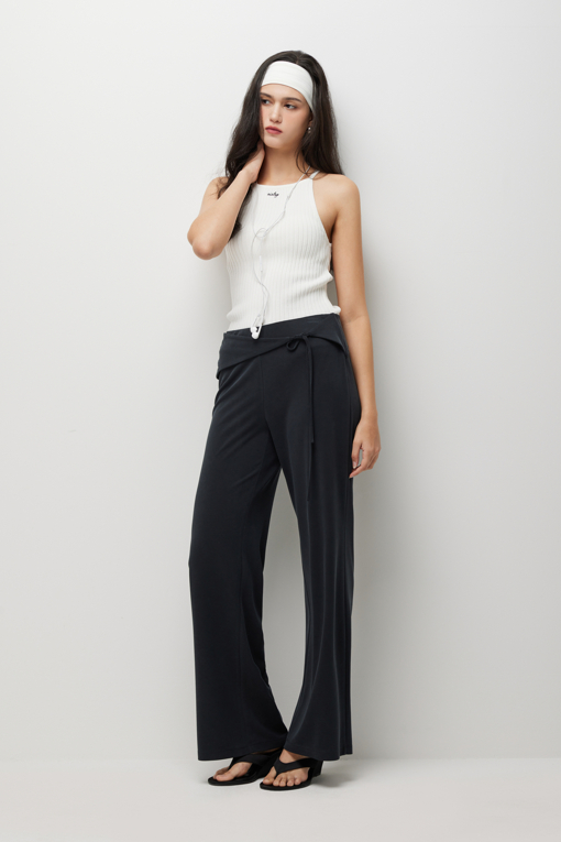 https://img.benettonmall.com/PARTS/KS/26S/SAKPZ2631WH_MB_D8.jpg?cb=1778668868