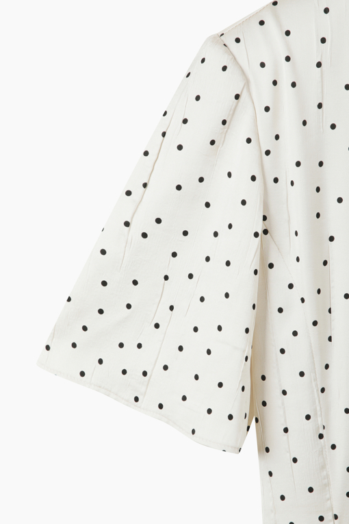 https://img.benettonmall.com/PARTS/KS/26S/SAOP31631CR_MB_D13.jpg?cb=1782918151
