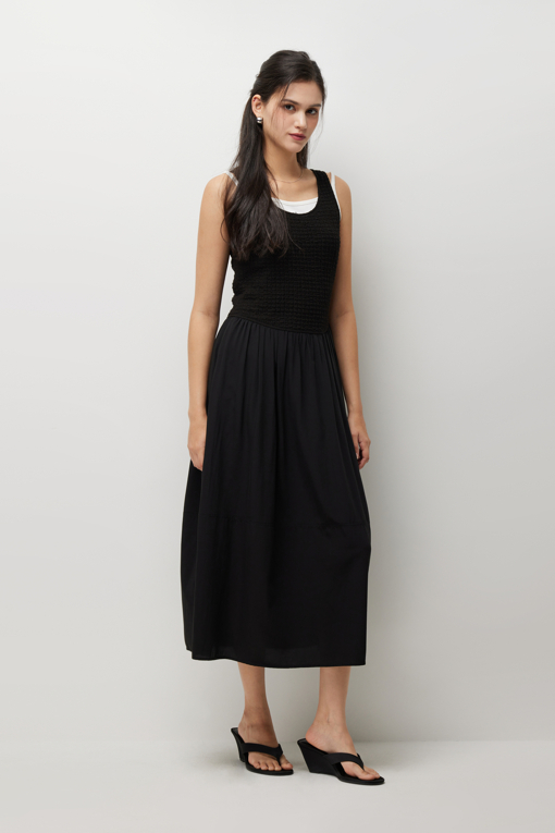 https://img.benettonmall.com/PARTS/KS/26S/SAOPE3631BK_MB_D1.jpg?cb=1778668868
