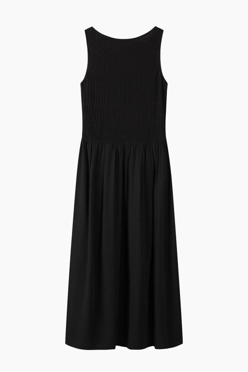 https://img.benettonmall.com/PARTS/KS/26S/SAOPE3631BK_MB_D11.jpg?cb=1777643535