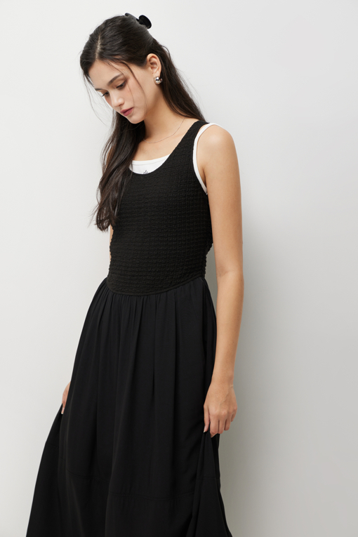 https://img.benettonmall.com/PARTS/KS/26S/SAOPE3631BK_MB_D3.jpg?cb=1777643535