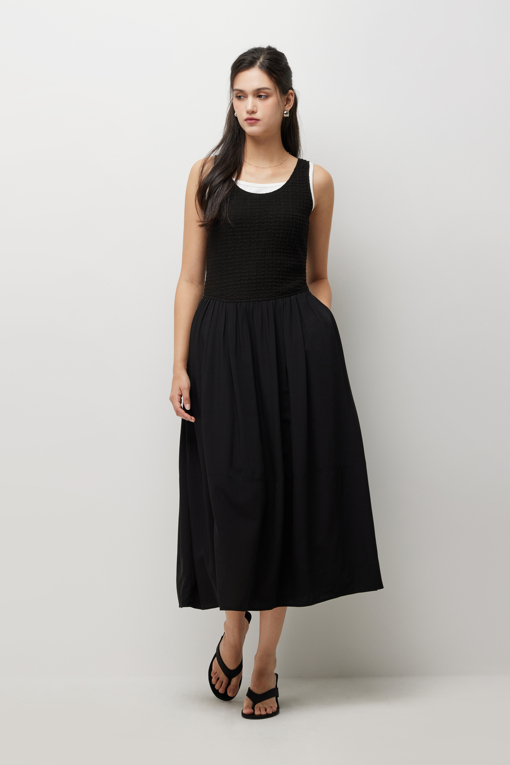 https://img.benettonmall.com/PARTS/KS/26S/SAOPE3631BK_MB_D6.jpg?cb=1778668868