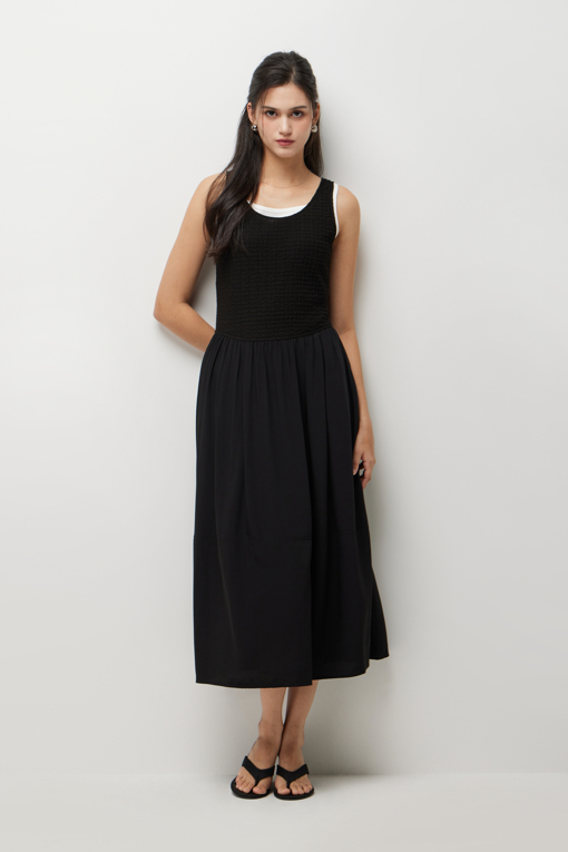 https://img.benettonmall.com/PARTS/KS/26S/SAOPE3631BK_MB_D7.jpg?cb=1777643535