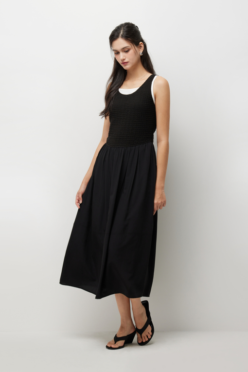 https://img.benettonmall.com/PARTS/KS/26S/SAOPE3631BK_MB_D8.jpg?cb=1777643535