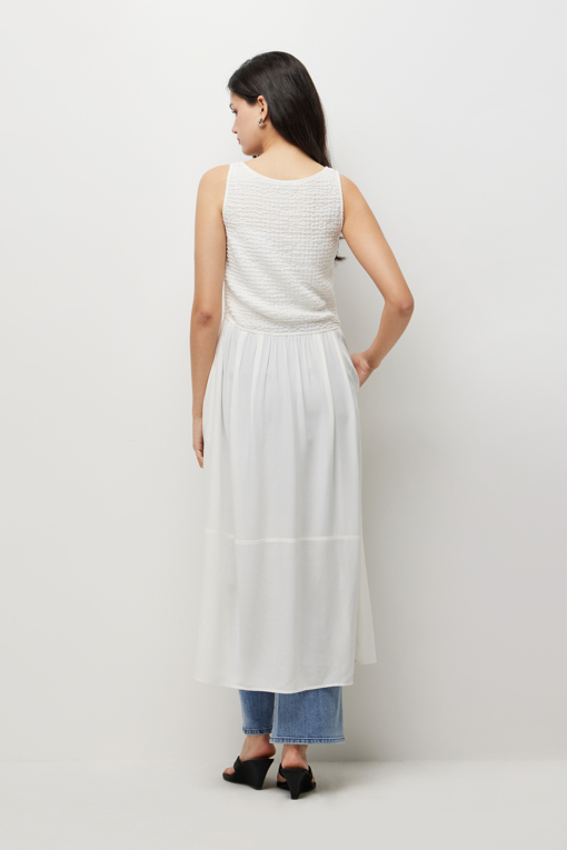 https://img.benettonmall.com/PARTS/KS/26S/SAOPE3631WH_MB_D2.jpg?cb=1777643535