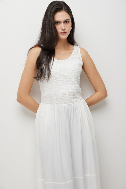 https://img.benettonmall.com/PARTS/KS/26S/SAOPE3631WH_MB_D3.jpg?cb=1777643535