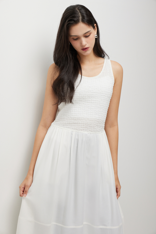 https://img.benettonmall.com/PARTS/KS/26S/SAOPE3631WH_MB_D4.jpg?cb=1778668868