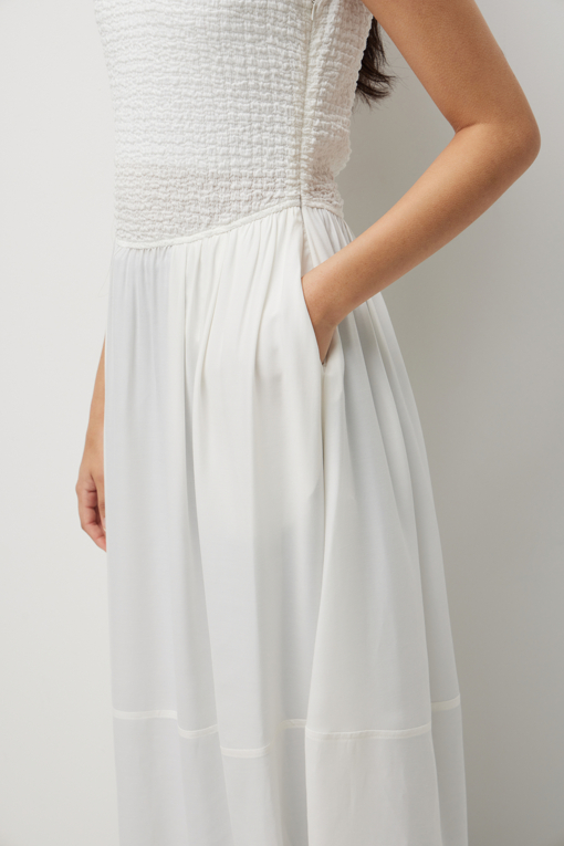 https://img.benettonmall.com/PARTS/KS/26S/SAOPE3631WH_MB_D5.jpg?cb=1778668868