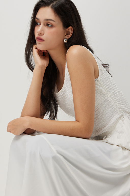 https://img.benettonmall.com/PARTS/KS/26S/SAOPE3631WH_MB_D6.jpg?cb=1777643535