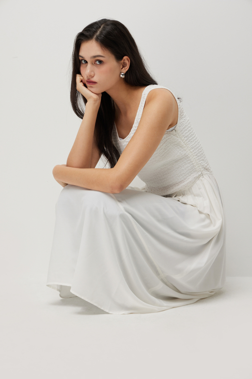 https://img.benettonmall.com/PARTS/KS/26S/SAOPE3631WH_MB_D7.jpg?cb=1778668868