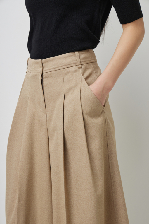 https://img.benettonmall.com/PARTS/KS/26S/SAPT03611BG_MB_D5.jpg?cb=1782918151