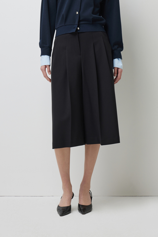 https://img.benettonmall.com/PARTS/KS/26S/SAPT03611BK_MB_D1.jpg?cb=1782918151