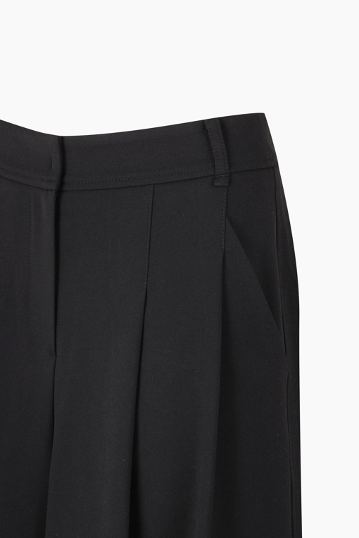 https://img.benettonmall.com/PARTS/KS/26S/SAPT03611BK_MB_D12.jpg?cb=1782918151