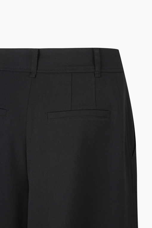 https://img.benettonmall.com/PARTS/KS/26S/SAPT03611BK_MB_D13.jpg?cb=1782918151