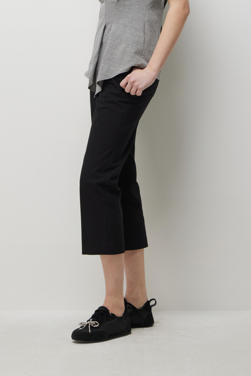 https://img.benettonmall.com/PARTS/KS/26S/SAPT31631BK_MB_D2.jpg?cb=1782918151