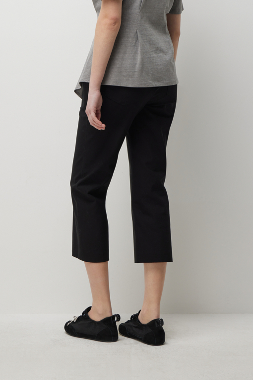 https://img.benettonmall.com/PARTS/KS/26S/SAPT31631BK_MB_D3.jpg?cb=1782918151