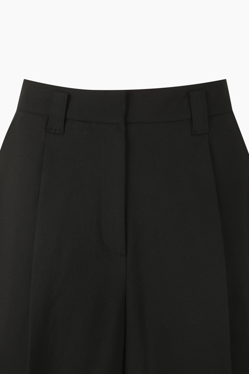 https://img.benettonmall.com/PARTS/KS/26S/SAPT33631BK_MB_D12.jpg?cb=1782918151