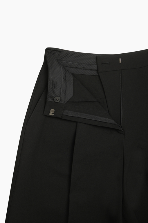 https://img.benettonmall.com/PARTS/KS/26S/SAPT33631BK_MB_D15.jpg?cb=1782918151
