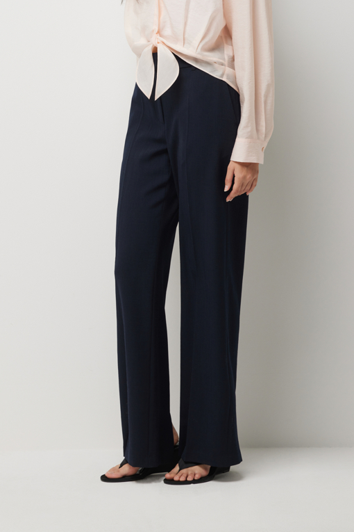 https://img.benettonmall.com/PARTS/KS/26S/SAPT34631DN_MB_D1.jpg?cb=1782918151