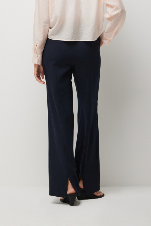 https://img.benettonmall.com/PARTS/KS/26S/SAPT34631DN_MB_D2.jpg?cb=1782918151