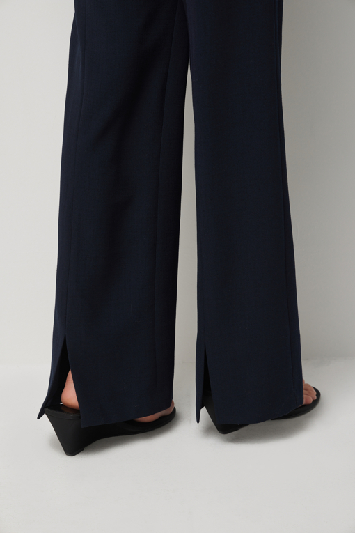 https://img.benettonmall.com/PARTS/KS/26S/SAPT34631DN_MB_D4.jpg?cb=1782918151