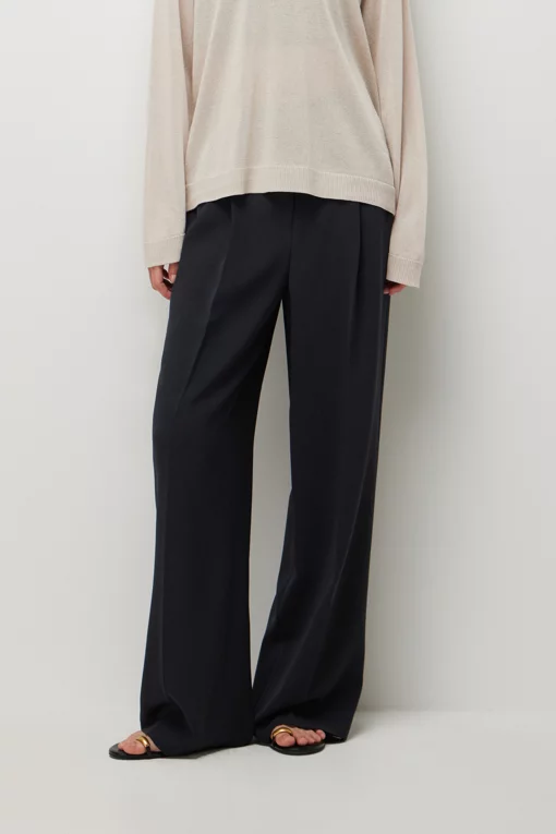 https://img.benettonmall.com/PARTS/KS/26S/SAPT35631DG_MB.jpg?cb=1782918151