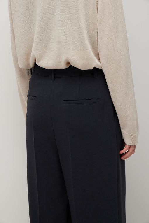 https://img.benettonmall.com/PARTS/KS/26S/SAPT35631DG_MB_D4.jpg?cb=1782918151