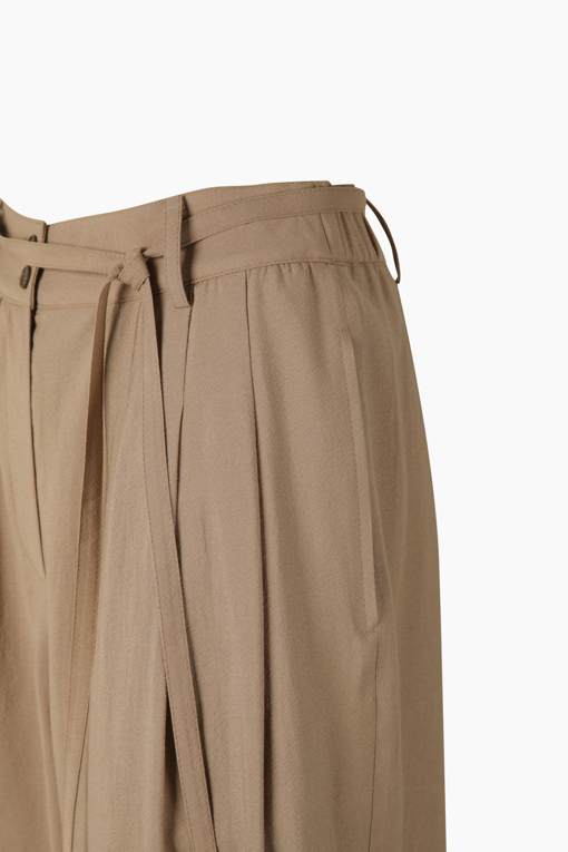 https://img.benettonmall.com/PARTS/KS/26S/SAPT37631CA_MB_D3.jpg?cb=1778668868